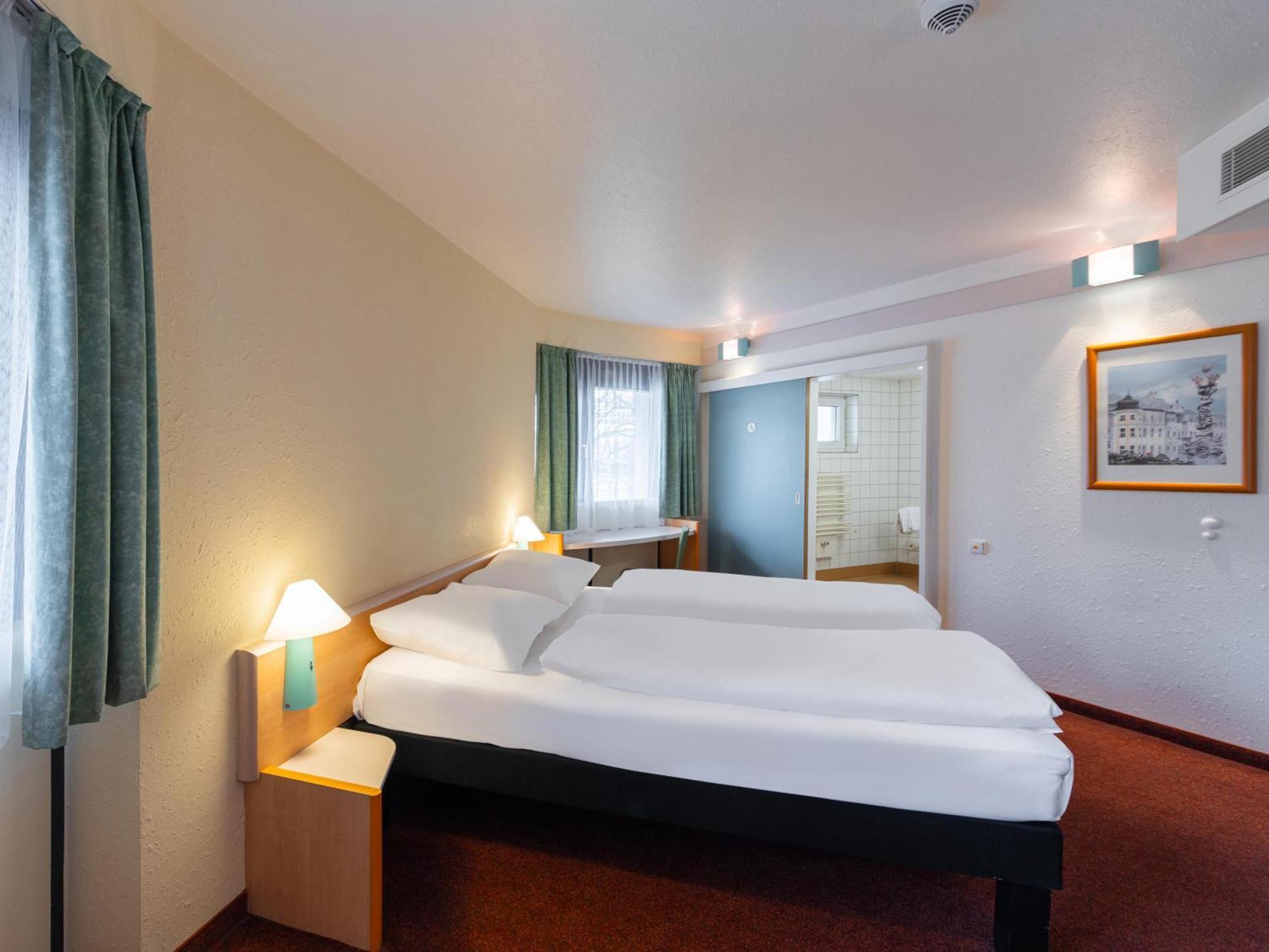 B&B Hotel Wuppertal-City Exterior photo