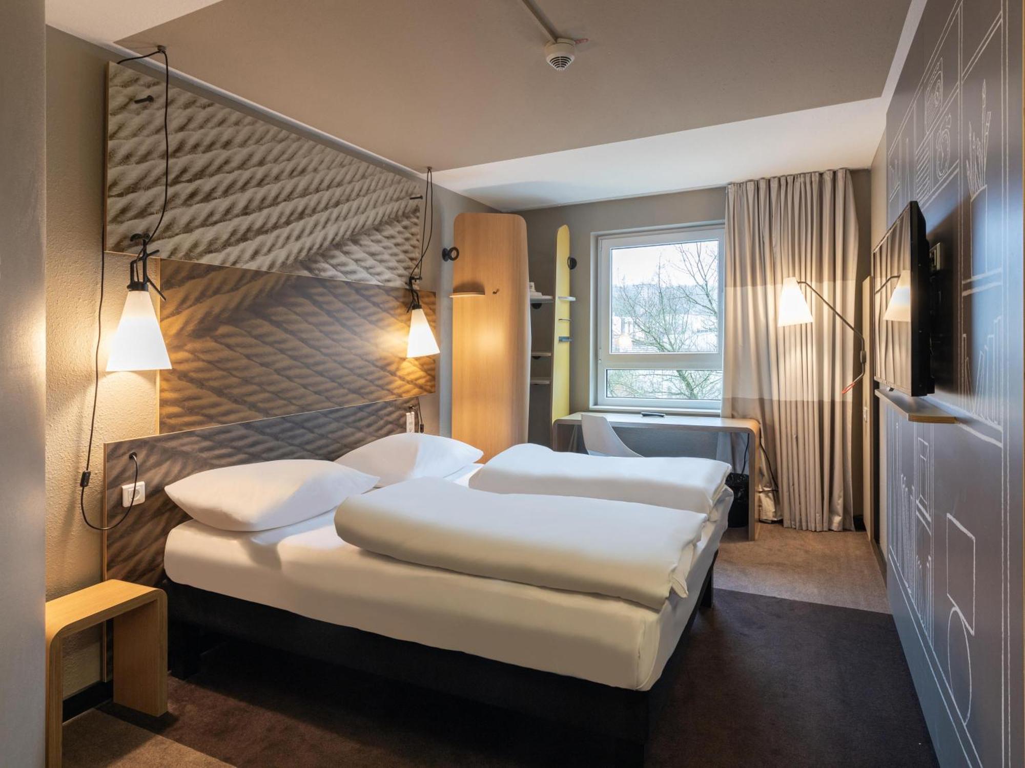 B&B Hotel Wuppertal-City Exterior photo
